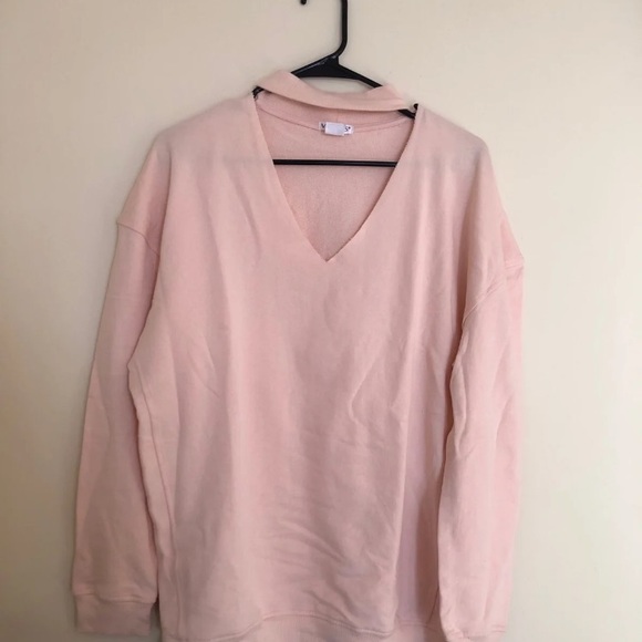 Pink sweater with V neck chocker style - Picture 2 of 5